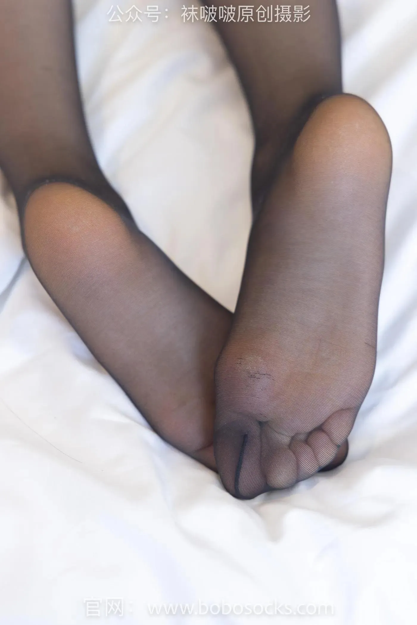 [BoBoSocks袜啵啵]NO.138 果果橘橘-华伦天奴高跟鞋、黑丝 [139P]插图3